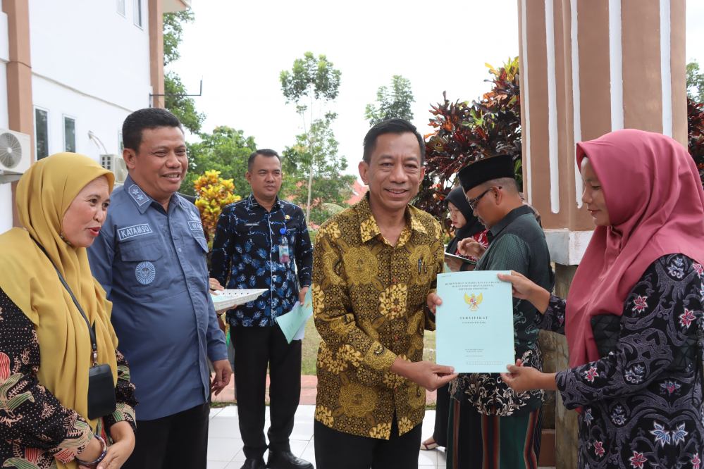 Pemerintah Siapkan Sertifikat Tanah Gratis untuk Rumah MBR di Luar Program PTSL Pemerintah Siapkan Sertifikat Tanah Gratis untuk Rumah MBR di Luar Program PTSL