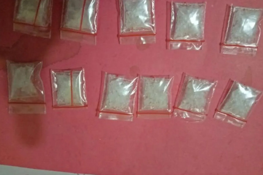 BNNP Riau Sita 5 Kg Sabu dalam Koper, Seorang Pria Ditangkap BNNP Riau Sita 5 Kg Sabu dalam Koper, Seorang Pria Ditangkap