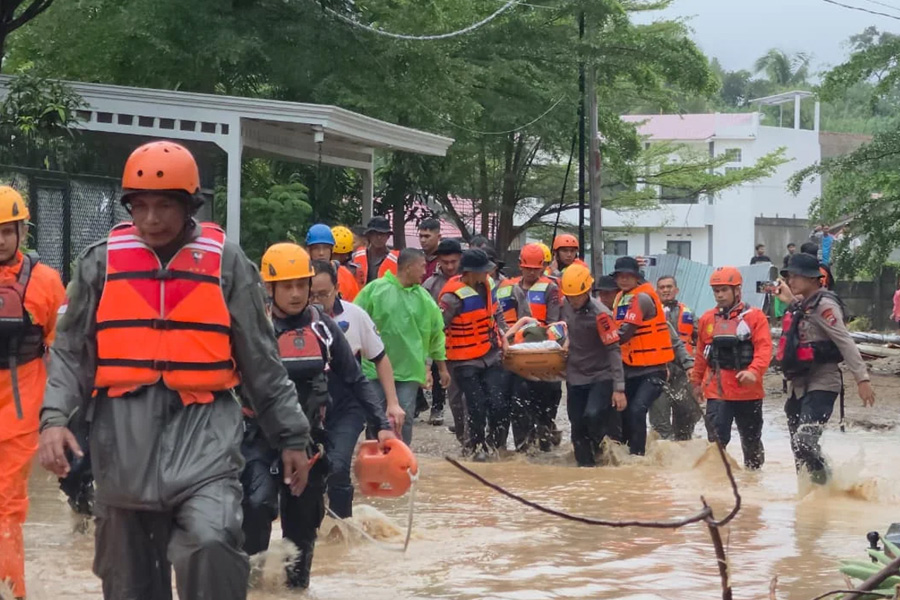 Banjir Rendam Sejumlah Wilayah di Padang, 225 KK Terdampak
