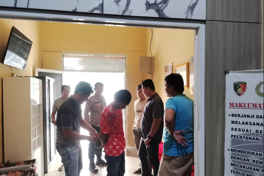 Hendak Lerai Pertikaian dengan Kades, Pria di Ogan Ilir Tewas Ditikam Anak Sendiri Hendak Lerai Pertikaian dengan Kades, Pria di Ogan Ilir Tewas Ditikam Anak Sendiri