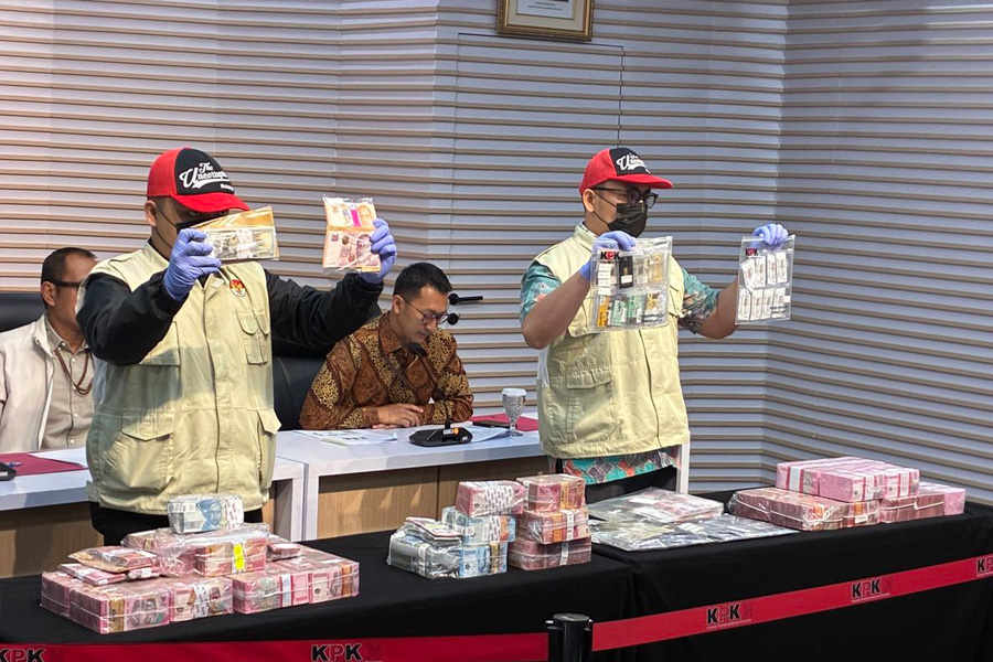 KPK Ungkap Dugaan Aliran Dana Bencana Rp30,98 Miliar untuk Pembelian Saham, Adik Eks Kepala BNPB Terseret
