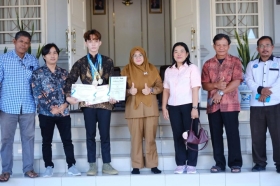 Ternyata Air Gambut Bisa Nyalakan Lampu, Mahasiswa Unri Ini Buktikan di Malaysia