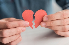 Cemburu, Pacar Diduga Salah Paham sampai Gigit Telinga