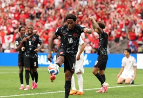 Kanada Hancurkan Qatar 6-0 di Piala Dunia 2026, Kemenangan Bersejarah Ternoda Cedera Mengerikan Kone