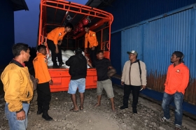 Kemensos Salurkan 48 Ton Beras untuk Korban Gempa NTT, Wamensos Turun ke Lokasi