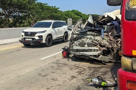 Kecelakaan Minibus Rombongan Suporter PSS Sleman di Tol Madiun, Empat Orang Tewas
